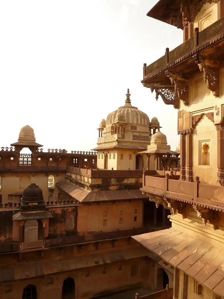Datia Palace (Bir Singh Palace)