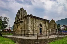 Panchvaktra Temple in Mandi, by the Beas river
