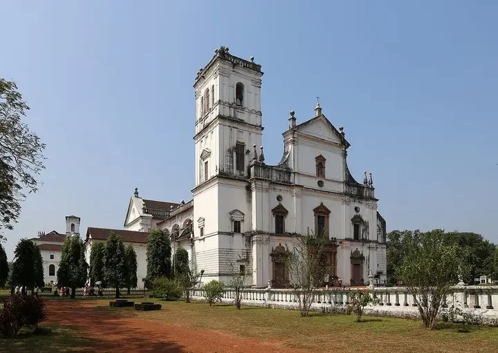 Se Cathedral and St Francis of Assisi