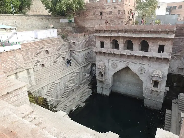 Toorji ka Jhalra stepwell